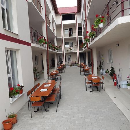 Evana House Костинещи Екстериор снимка