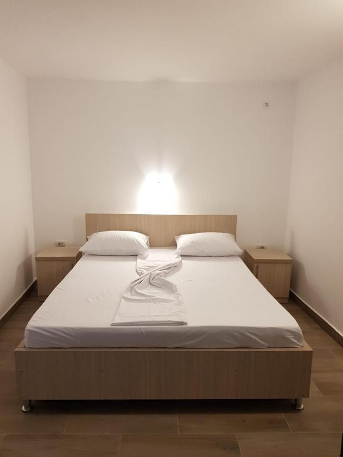 Evana House Костинещи Екстериор снимка