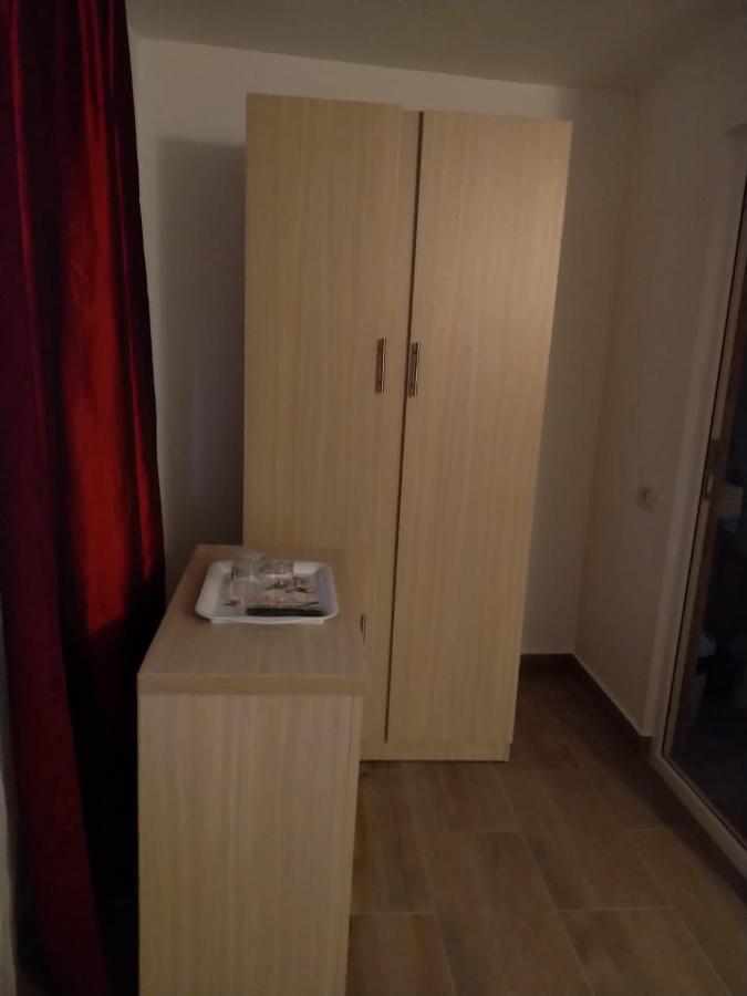 Evana House Костинещи Екстериор снимка