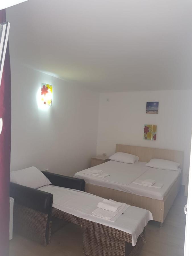 Evana House Костинещи Екстериор снимка