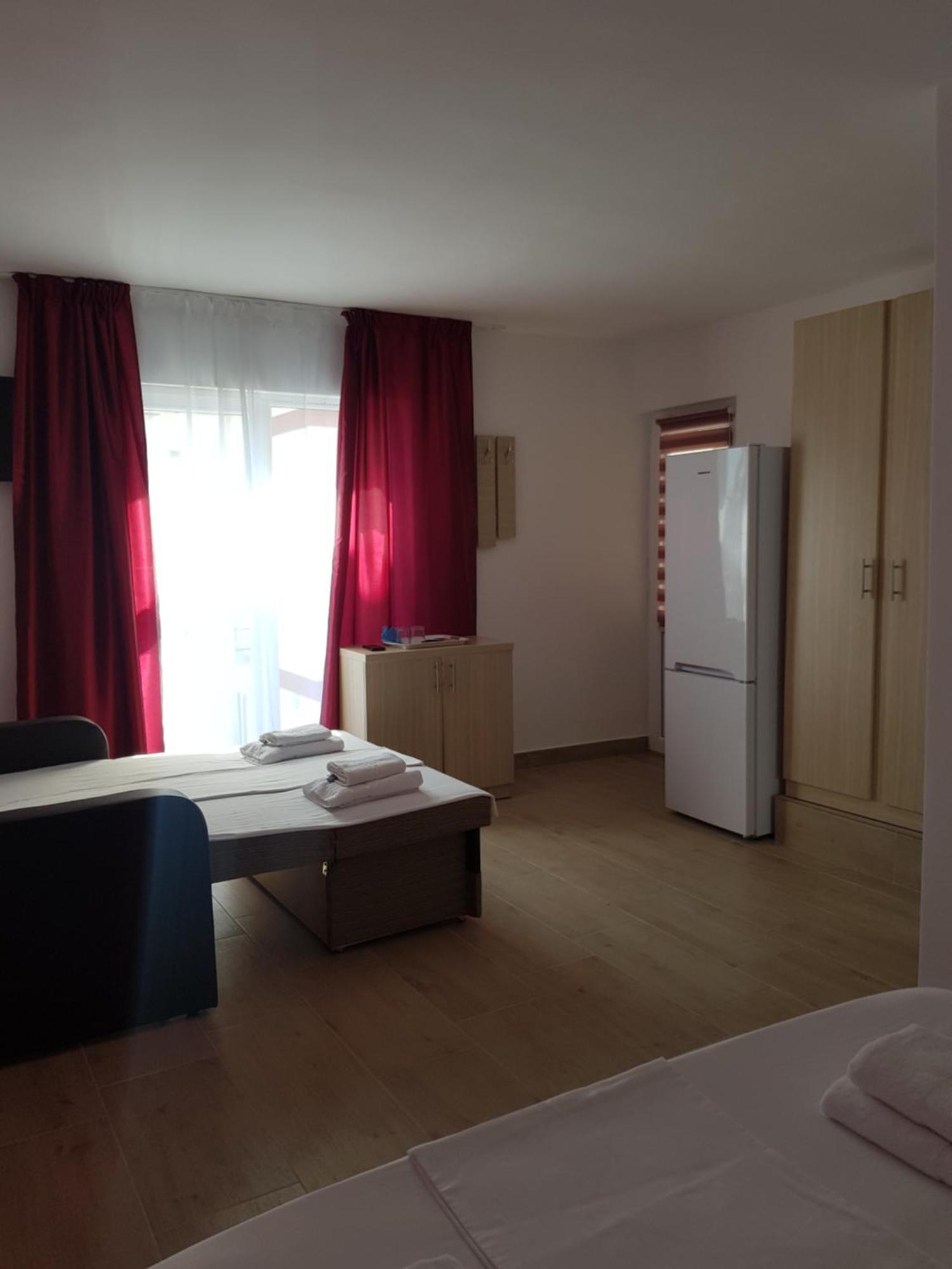 Evana House Костинещи Екстериор снимка