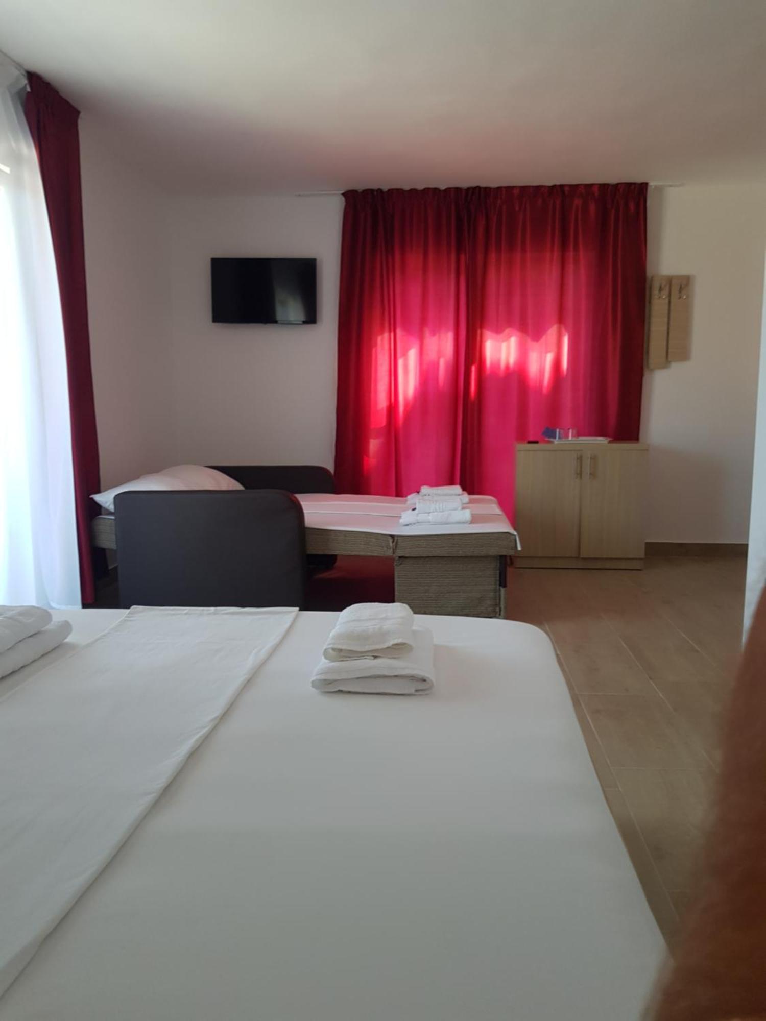 Evana House Костинещи Екстериор снимка