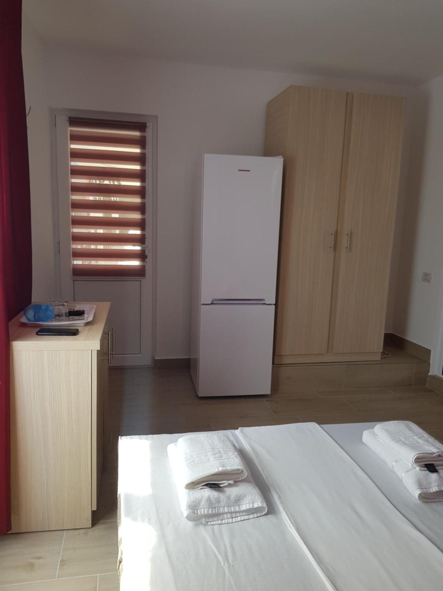 Evana House Костинещи Екстериор снимка