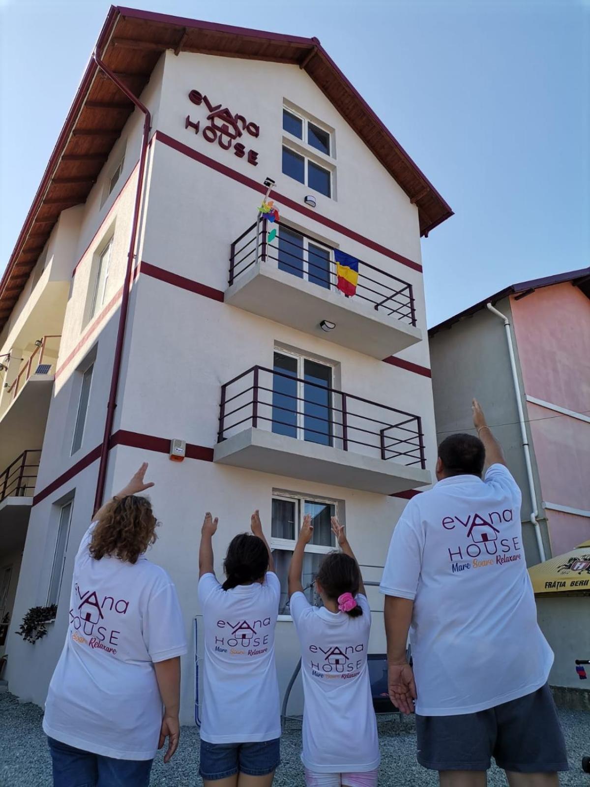 Evana House Костинещи Екстериор снимка