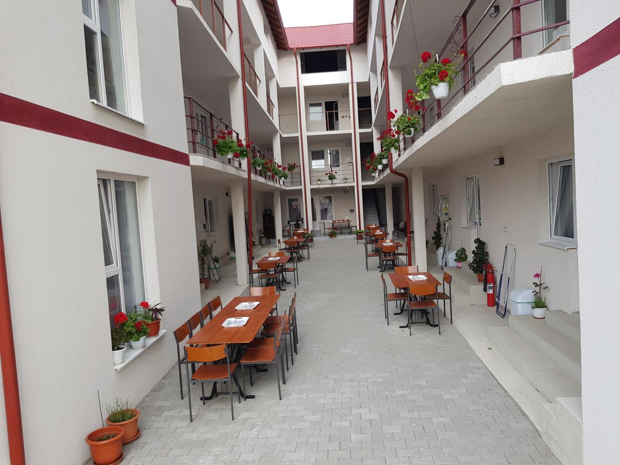 Evana House Костинещи Екстериор снимка